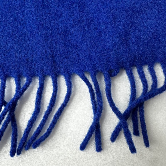 ❌SOLD❌VTG Plymouth 100 Merino Wool Scarf Royal Blue Fringe Made in W‎ Germany - Picture 3 of 5
